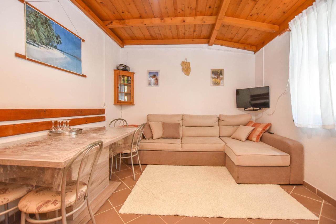 House Oliva Villa Tkon Bagian luar foto