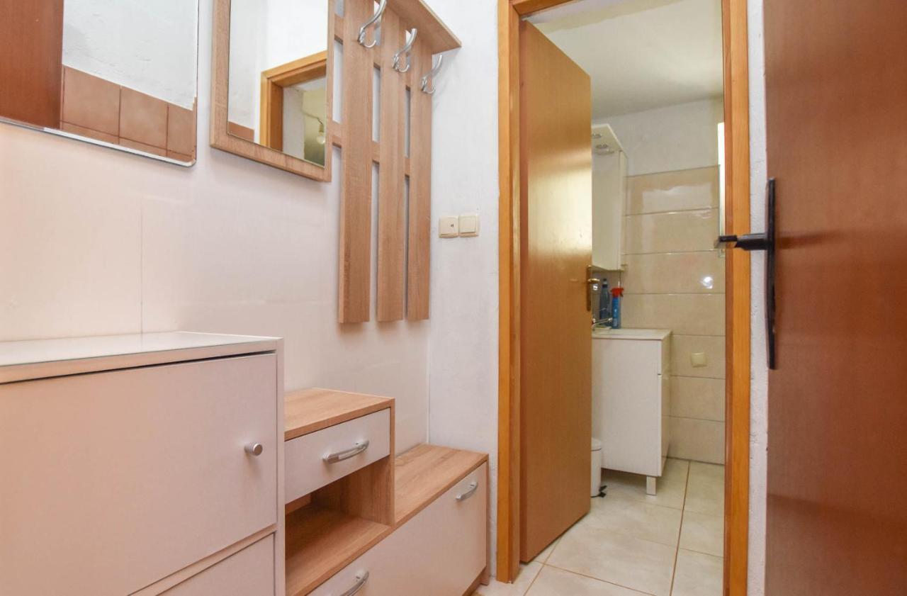 House Oliva Villa Tkon Bagian luar foto