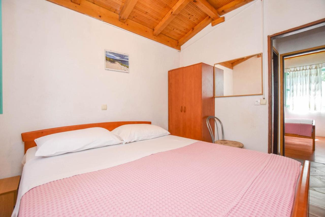 House Oliva Villa Tkon Bagian luar foto