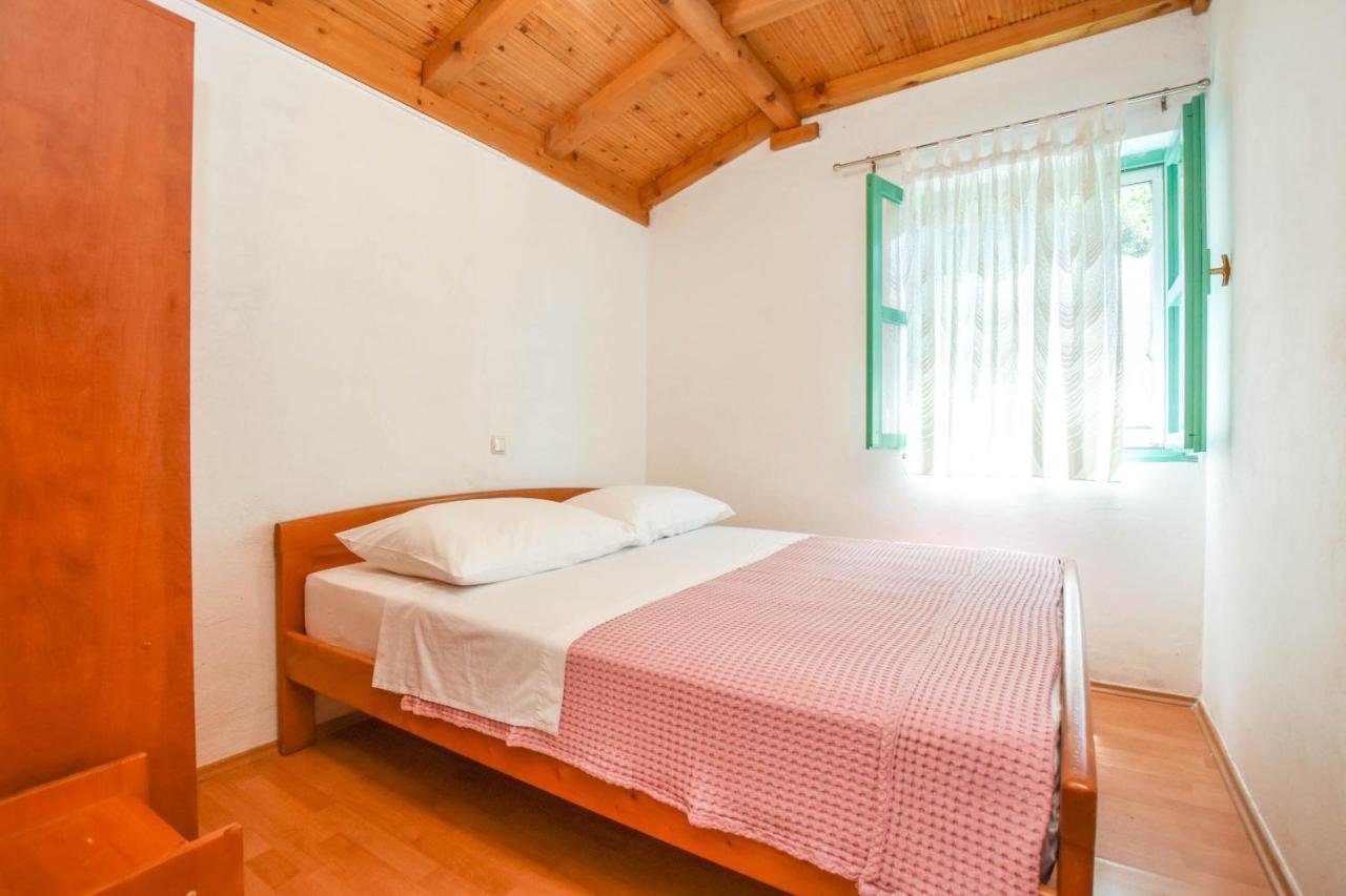 House Oliva Villa Tkon Bagian luar foto