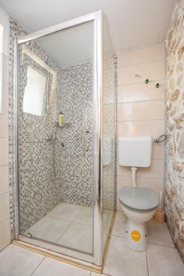 House Oliva Villa Tkon Bagian luar foto